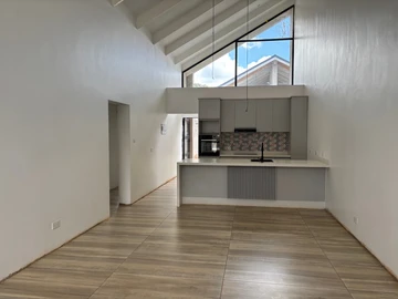 3 Bedroom Flat & Apartment