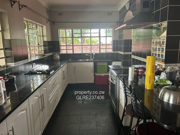 *Luxurious 5 Bedroom Home for Rent in Borrowdale Brooke*