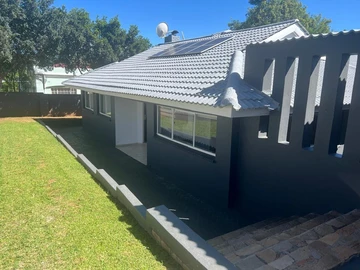Luxurious 4-Bedroom House to Rent in Borrowdale