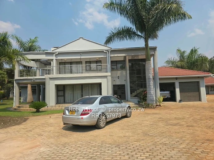 6 Bedroom Executive Townhouse to Rent in Helensvale