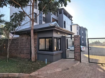 2 Bedroom Flat & Apartment