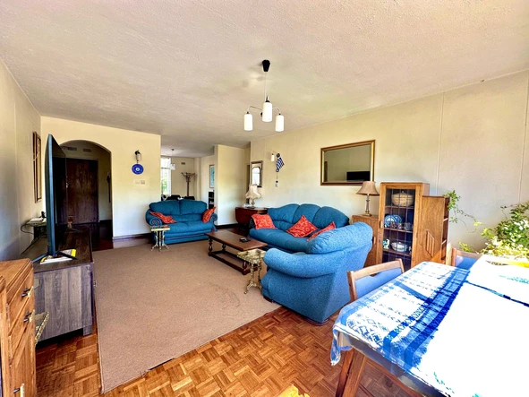 3 Bedroom Flat & Apartment