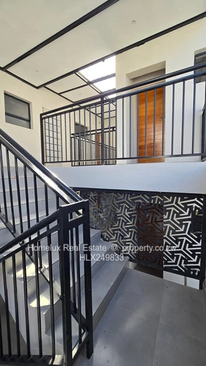 Brand-New 3-Bed First-Floor Corner Unit  (Sole Mandate)