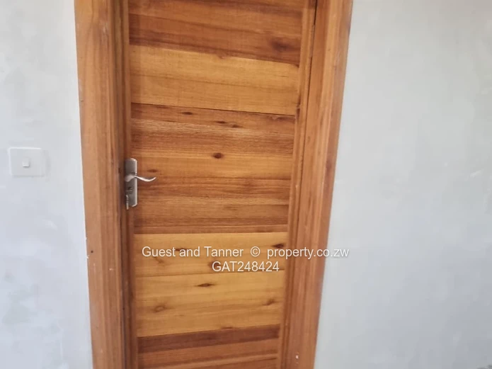 SPACIOUS FAMILY HOME ON 2284sqm FOR SALE IN RIVERSIDE, RUWA 