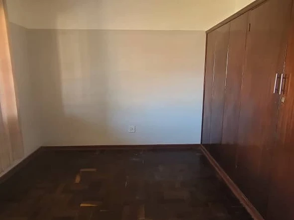 2 Bedroom Flat & Apartment