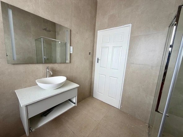 4 Bedroom Garden Flat