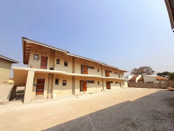2 Bedroom Flat & Apartment