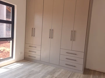 3 Bedroom Flat & Apartment