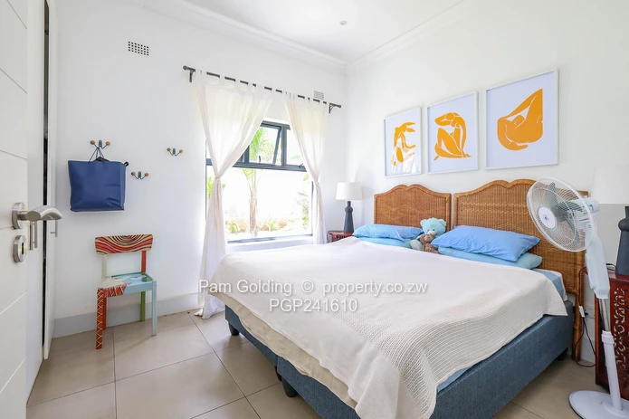 3 Bedroom Town House For Sale in Highlands