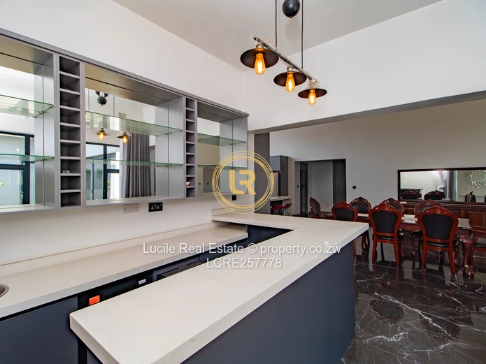 Luxury Living In Eastlea | Fully Furnished Home 