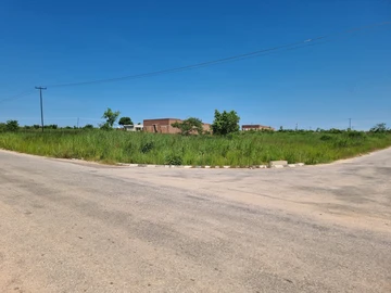 Commercial & Industrial Land