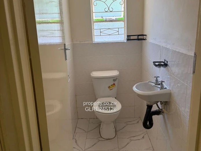 Spacious 5-Bed Greystone Park Home with Pool & Borehole