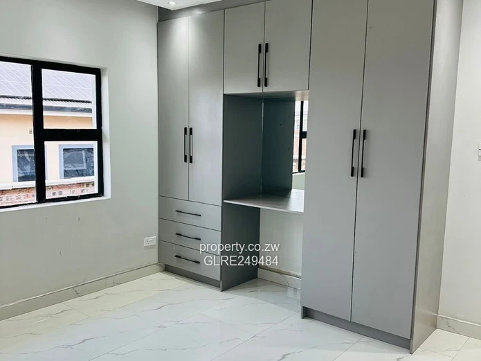 Modern 4-Bed Home in Nyeredzi Ridge - Solar & Borehole