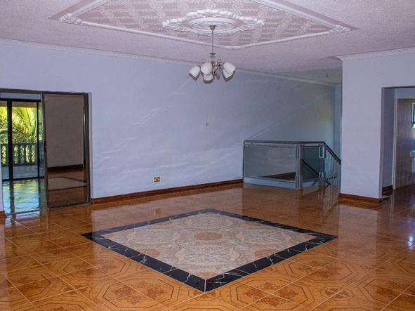 6 Bedroom House