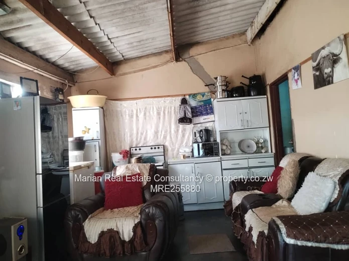 4 Bedroom House, Magwegwe West FOR SALE