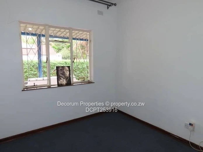 3 Bedroom Garden Flat Kamfinsa Greendale For Sale (Sole Mandate)