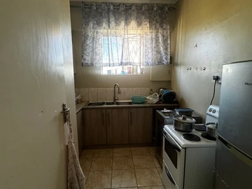2 Bedroom Flat & Apartment