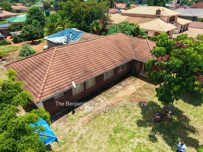 4Bed House with endless potential