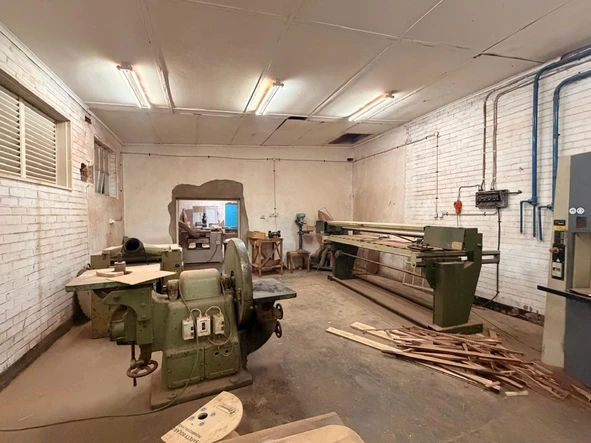 Warehouse & Factory