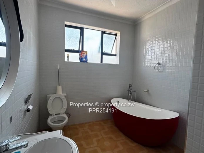Fully furnished Duplex garden flat in the Avenues for rental 