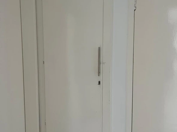 2 Bedroom Flat & Apartment