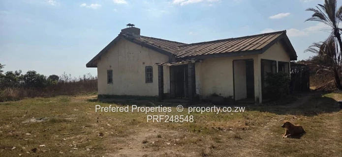 2 Hectares with Roadfrontage & Old House — Spitzkop, Harare West (Sole Mandate)