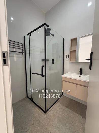 Townhouse to rent in Avondale 