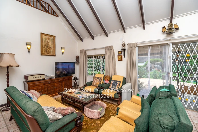 Lakeside Oasis – Ideal Family Home (Sole Mandate)