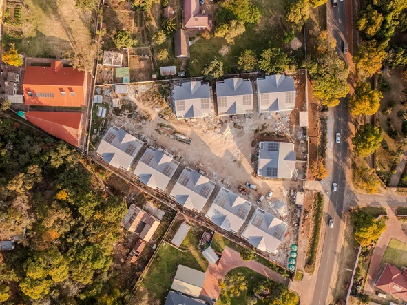 4 Bedroom Flat & Apartment