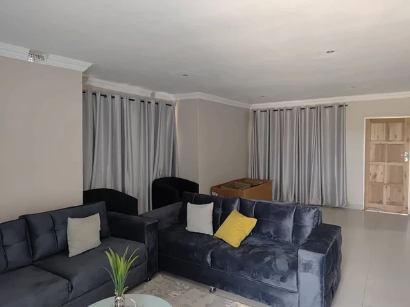 3 Bedroom Flat & Apartment