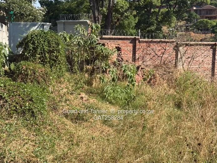 Vacant 2,500 m² Panhandle Stand for Sale in Glen Lorne, Harare 