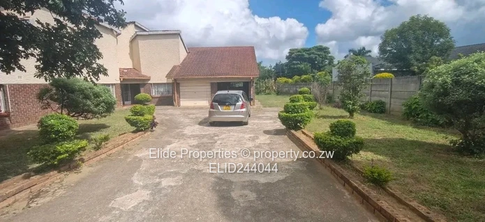 Borrowdale West: 4-Bed Home with Driveway & Garden