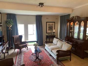 2 Bedroom Flat & Apartment