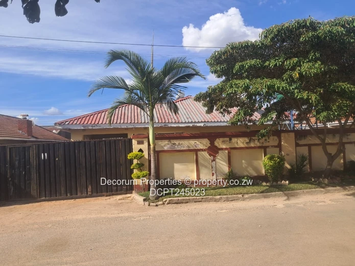 Spacious 4-Bed Home in Waterfalls- Mainway Meadows with Borehole