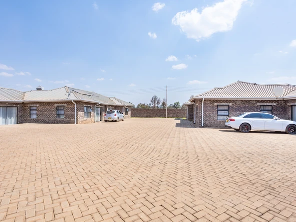 36 Bedroom Flat & Apartment