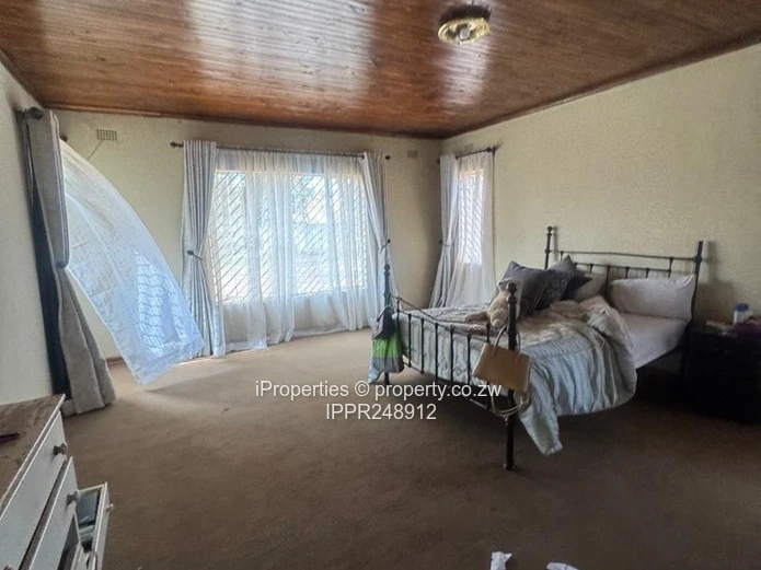 Golden Oldie Modern 5-Bedroom Home – Marlborough