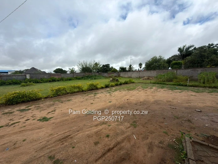 Woodlands – Family Home With 3-Bedroom Cottage For Sale