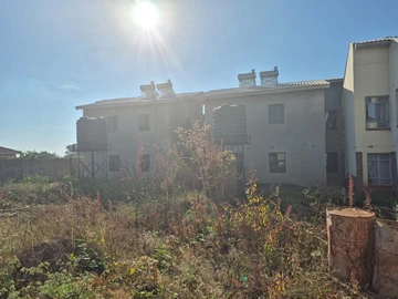2 Bedroom Flat & Apartment