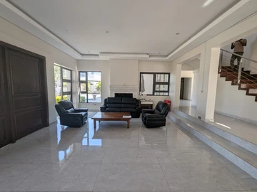 8 Bedroom House