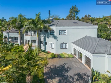 6 Bedroom House