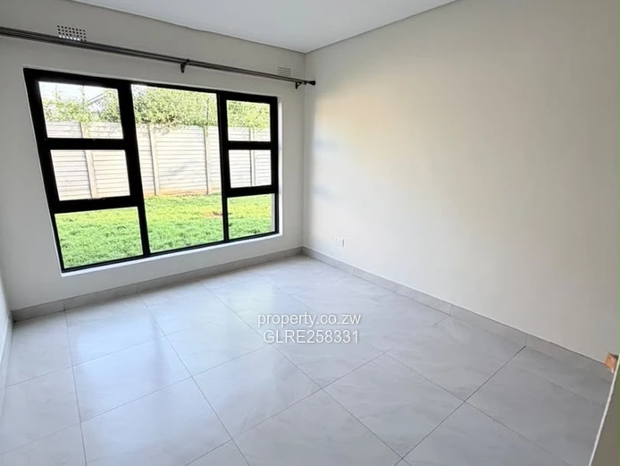Modern 2 Bed Apartment with Borehole in Marlborough