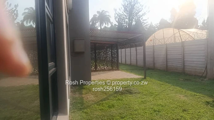 Modern 2-Bed Garden Flat with Borehole in Marlborough