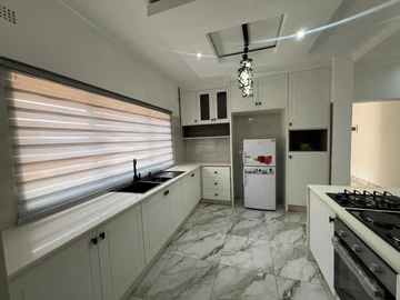 3 Bedroom Flat & Apartment