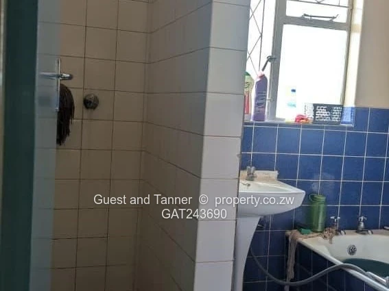 3-Bedroom Home in Montrose - Offering Space, Comfort & Great Convenience