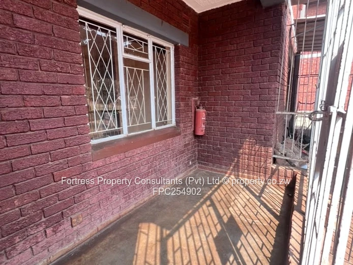 3-Bedroom Flat – Mabelreign, Harare