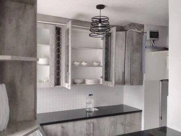 2 Bedroom Flat & Apartment