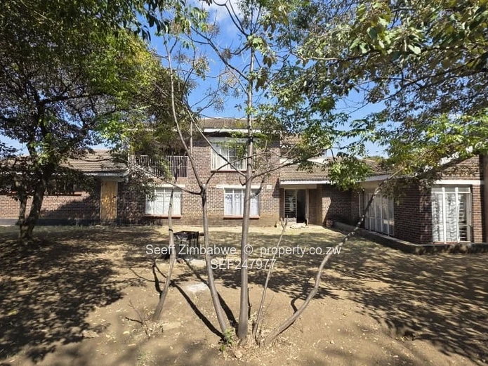 Highlands 5-Bed Family Home on 3,554 m² — Borehole