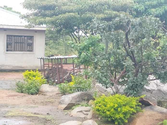 1050sqm stand in Crowhill with Partly Finished 2-Bedroom Cottage