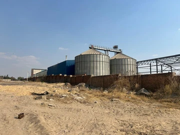 Commercial & Industrial Land