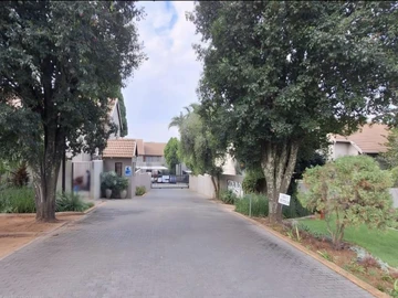 2 Bedroom Flat & Apartment